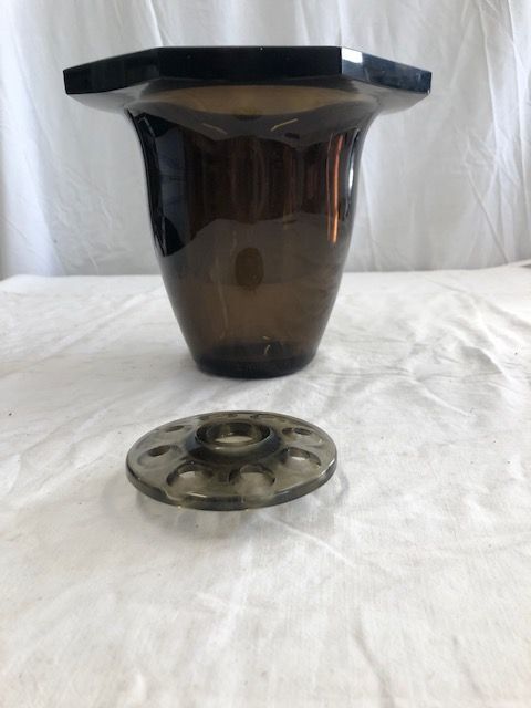 Vase DAUM Nancy art déco en verre fumé avec pique fleurs